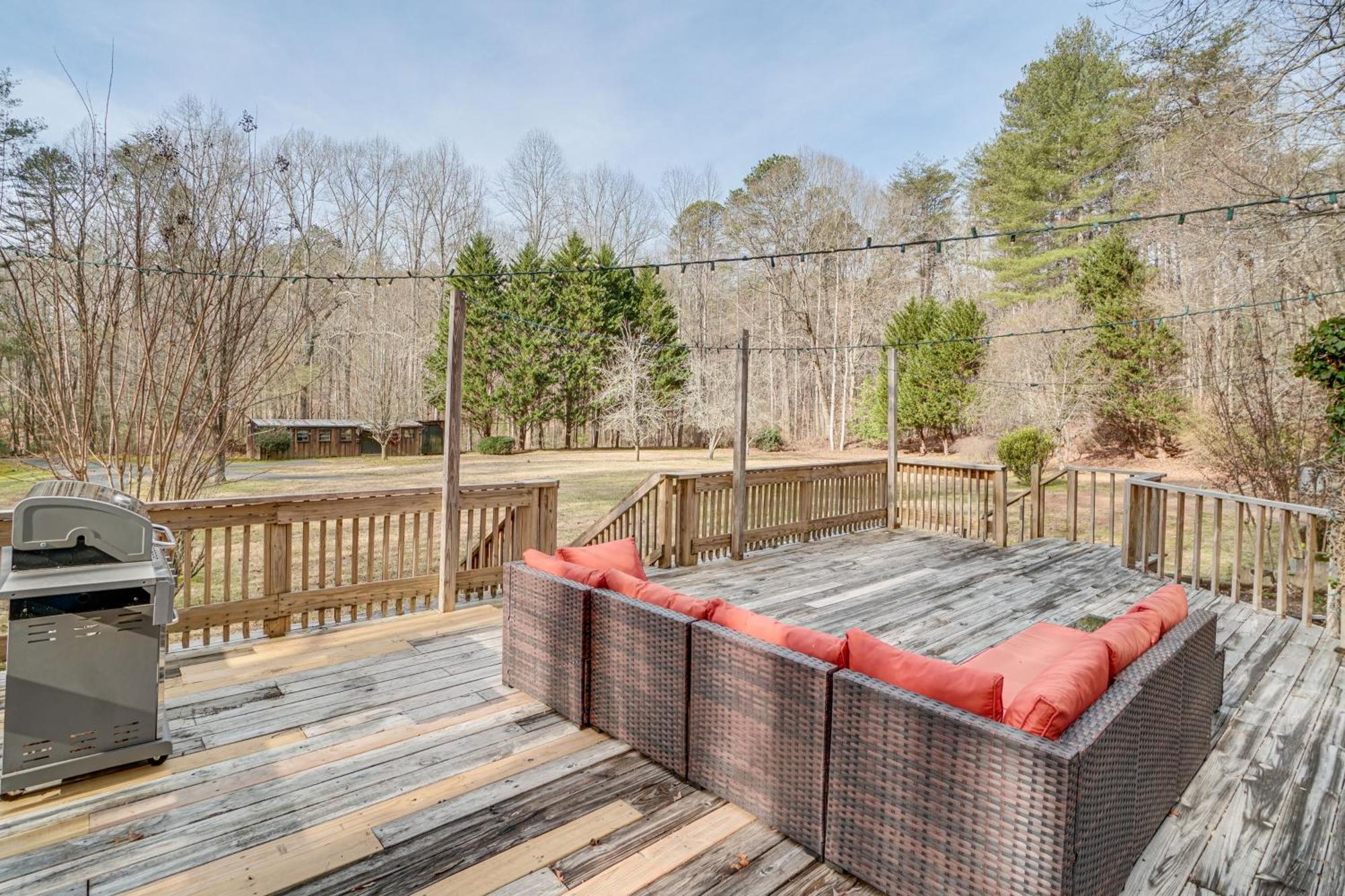 Charming Cabin With Fire Pit And Decks About 7 Mi To Helen Sautee Nacoochee ภายนอก รูปภาพ