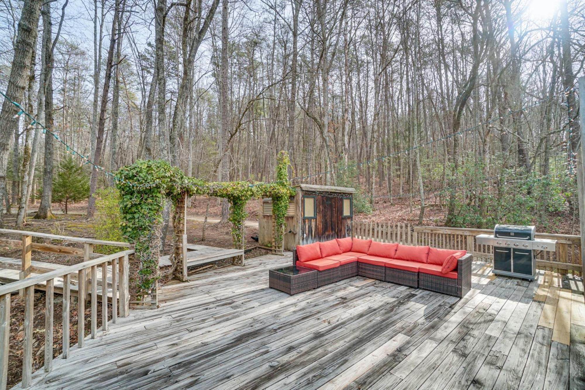 Charming Cabin With Fire Pit And Decks About 7 Mi To Helen Sautee Nacoochee ภายนอก รูปภาพ