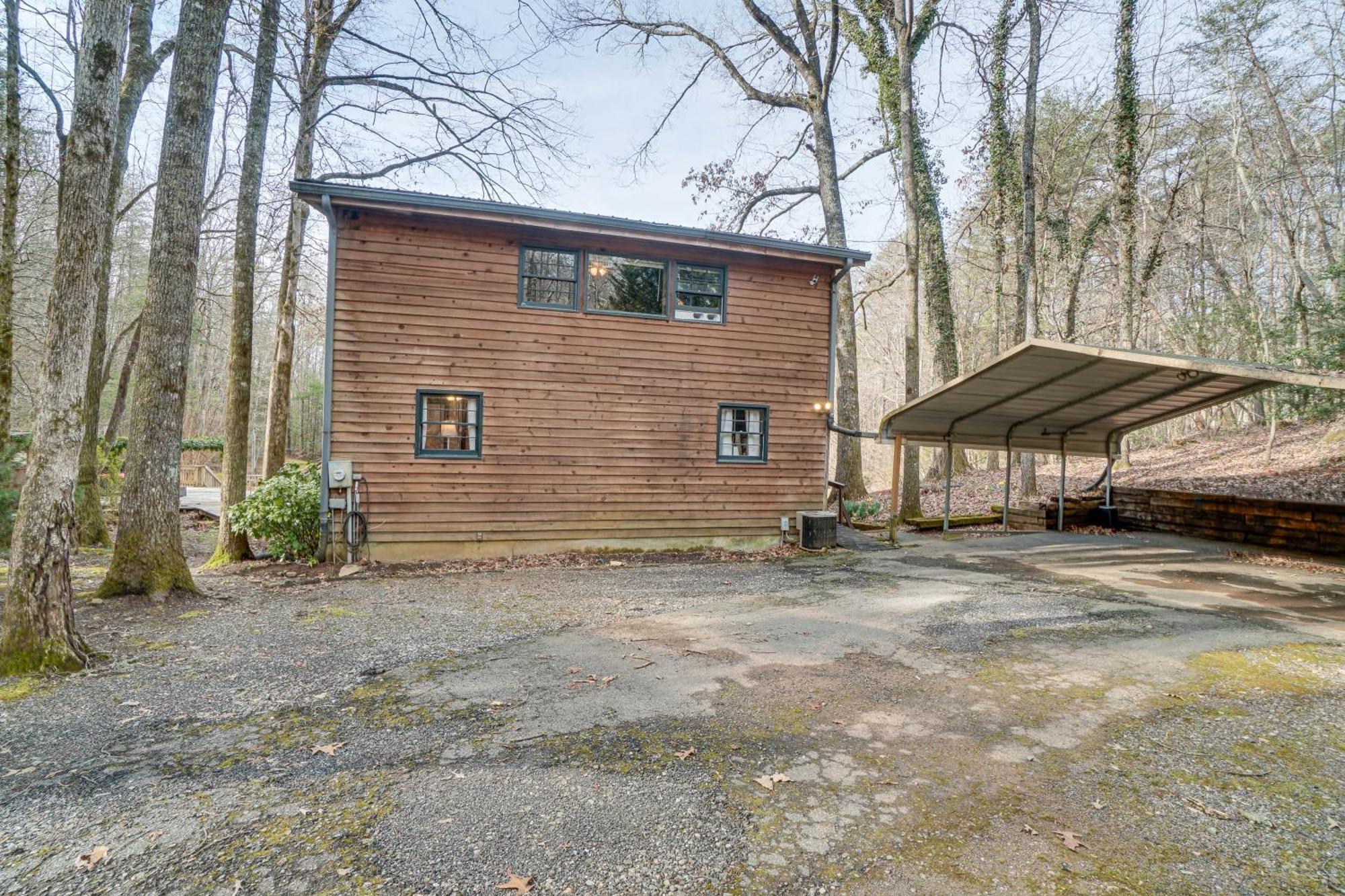 Charming Cabin With Fire Pit And Decks About 7 Mi To Helen Sautee Nacoochee ภายนอก รูปภาพ
