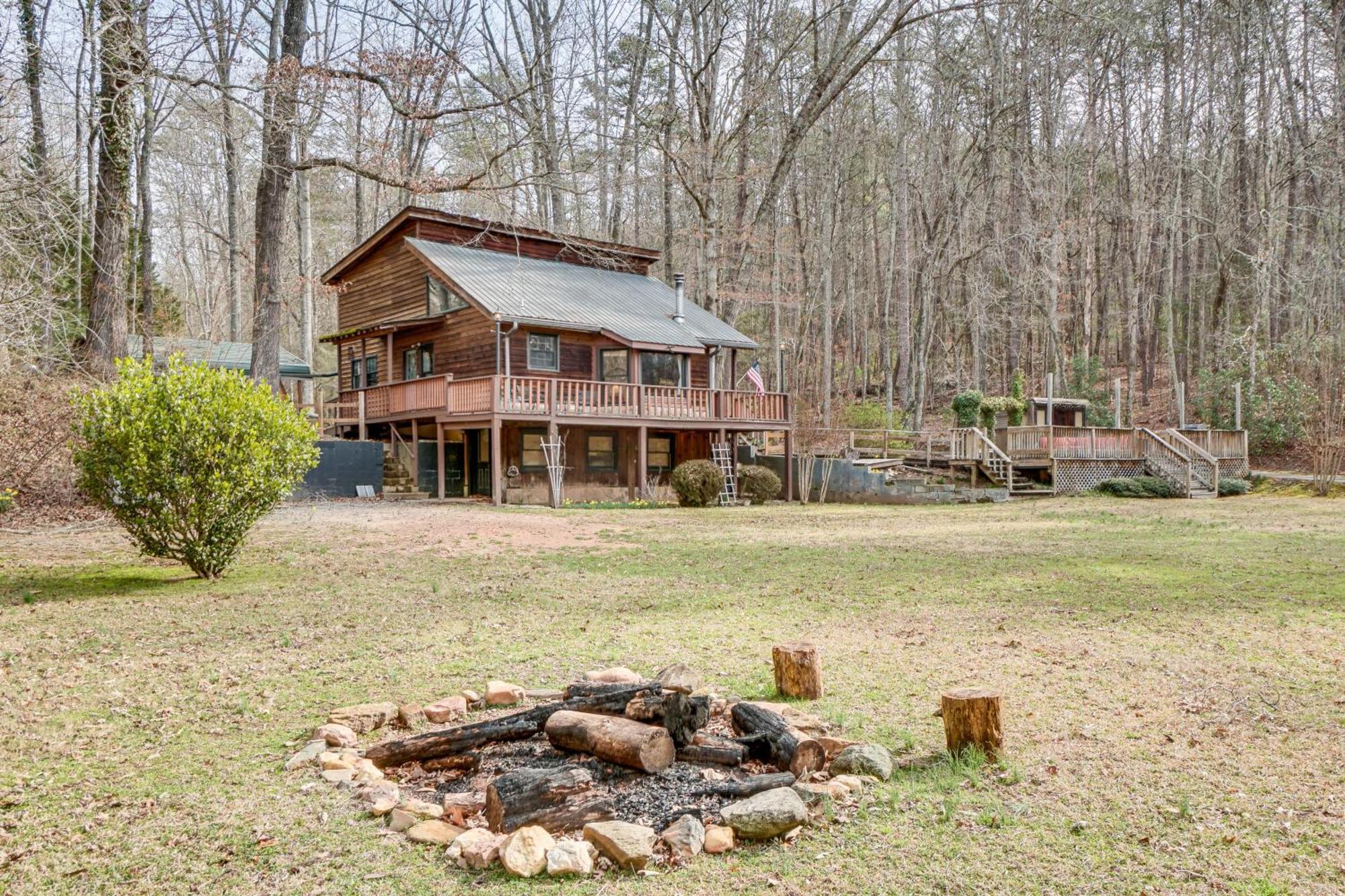 Charming Cabin With Fire Pit And Decks About 7 Mi To Helen Sautee Nacoochee ภายนอก รูปภาพ